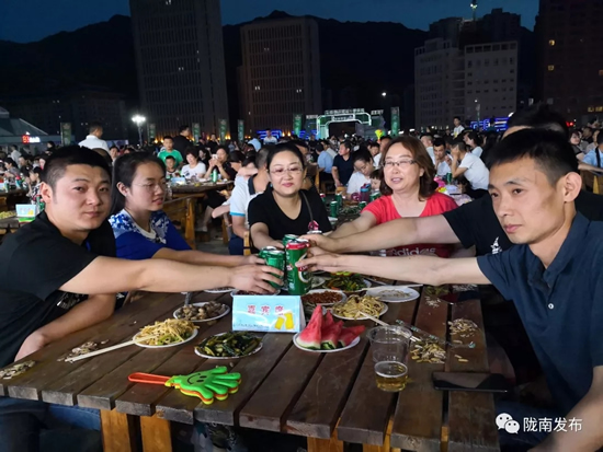 好嗨喲！隴南第一屆青島啤酒節(jié)開幕啦，為期8天